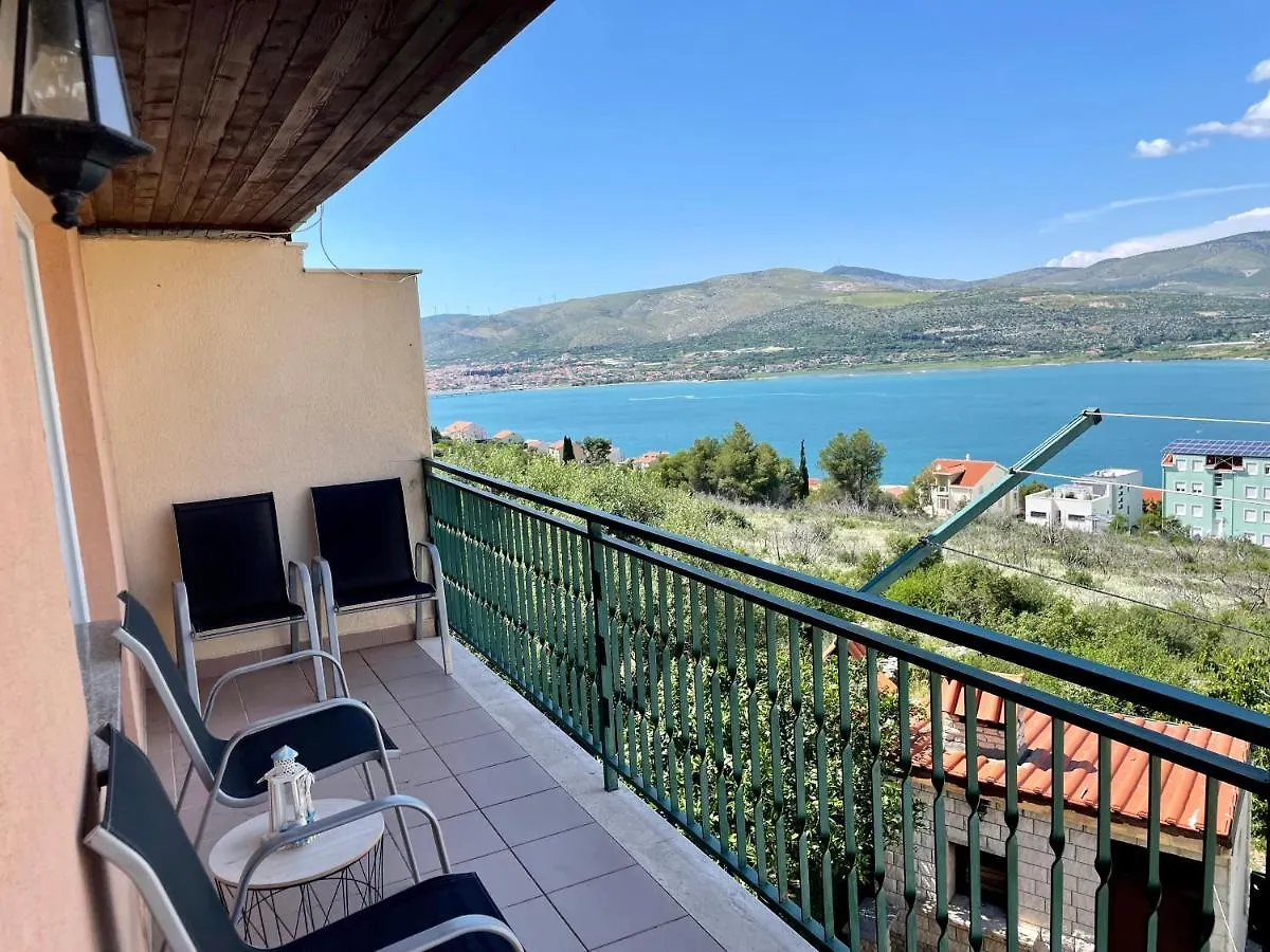Apartmani Arija Trogir 0*,  Croatia