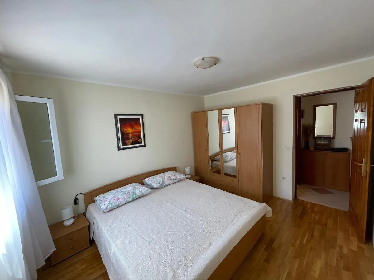 Apartmani Arija Trogir 0*,  Croatia