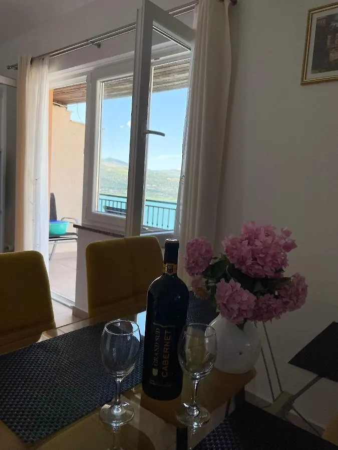 Apartmani Arija Trogir 0*,