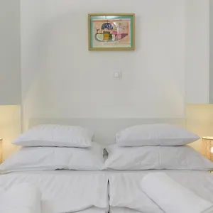 Bed & Breakfast White, Trogir