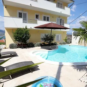 Sakal Trogir